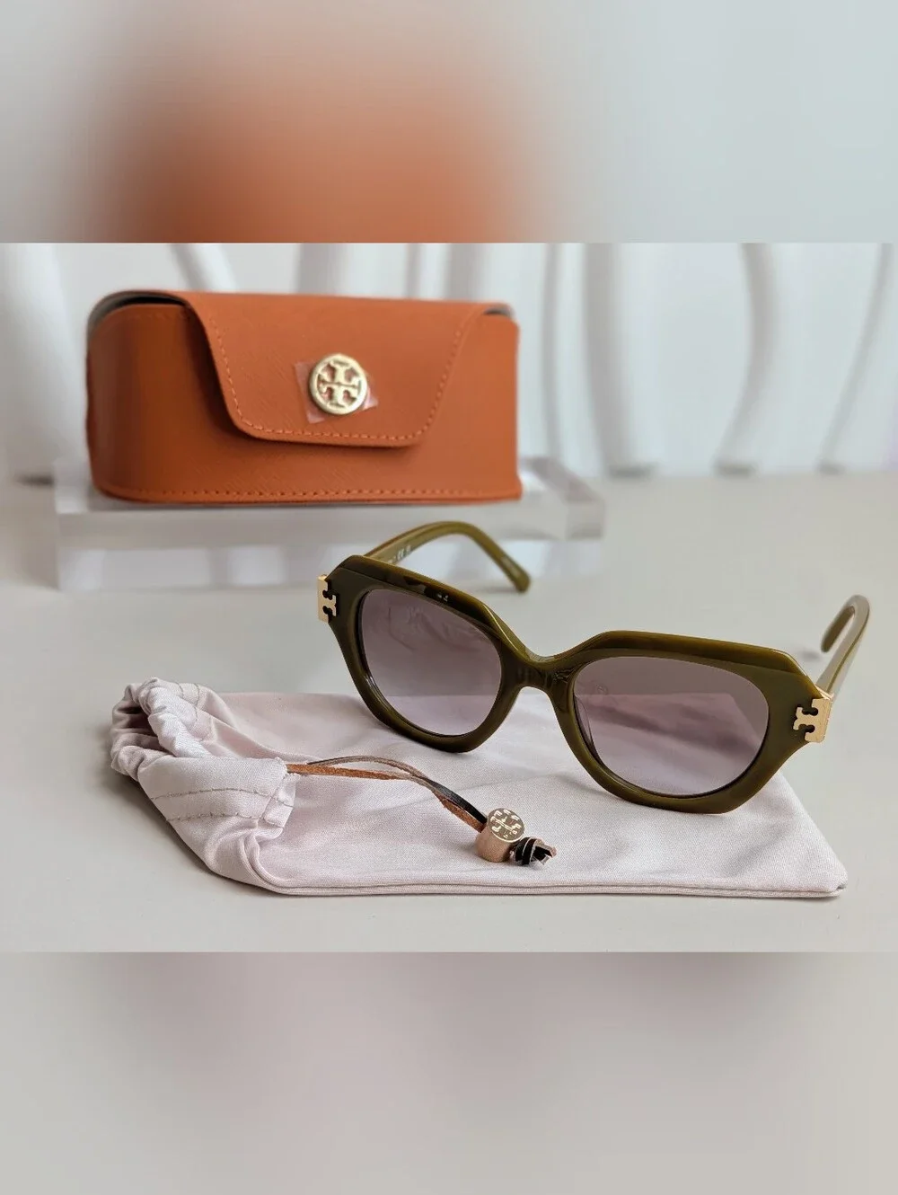 NIB Tory Burch 51mm Olive Cat Eye Sunglasses Case Dust Bag